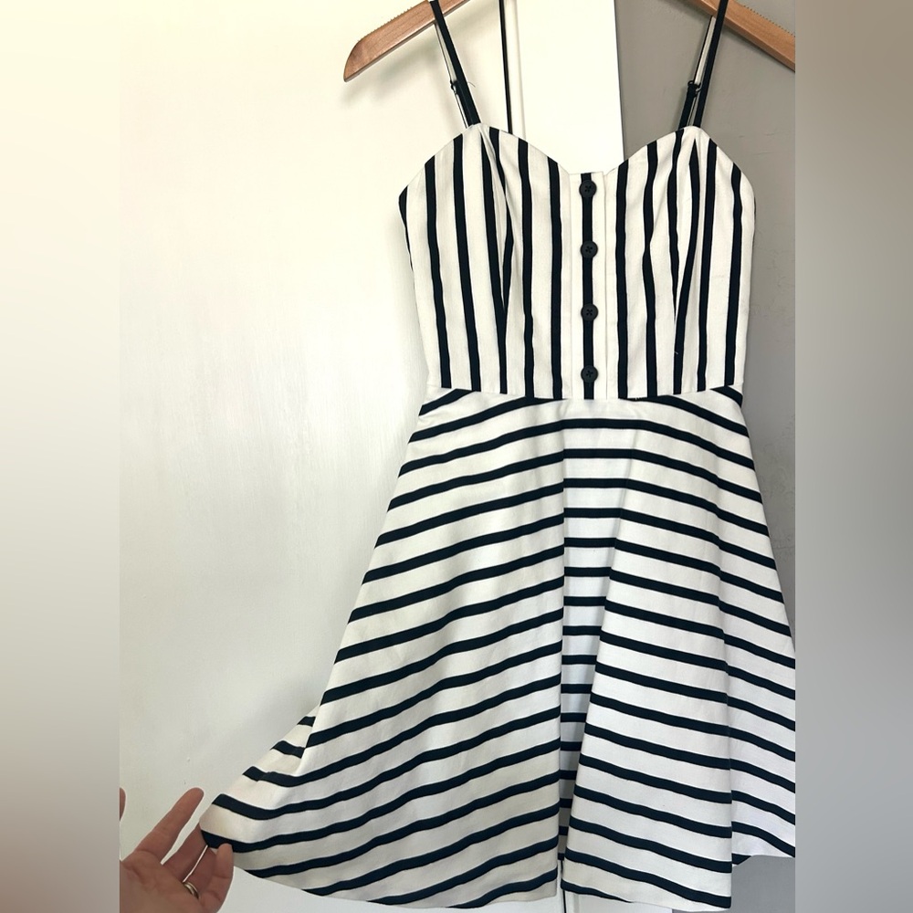 Alice + Olivia “Nella” Monochrome Black and White Striped Mini Dress- Sz 0 - Picture 3 of 12